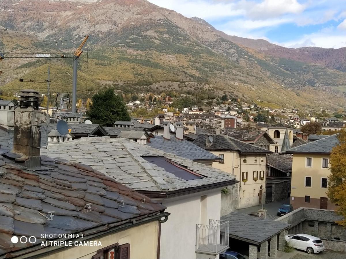 Un Oeil Sur La Cathedrale Lägenhet Aosta Exteriör bild